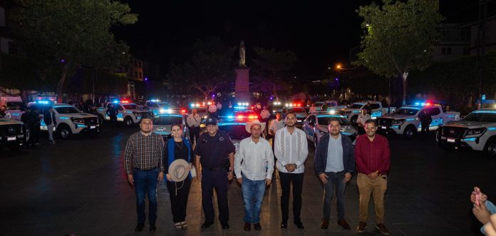Carlos Manzo era cuidado por 24 policías, pero “no le gustaban las vallas”: secretario Seguridad Uruapan Carlos Manzo era cuidado por 24 policías, pero “no le gustaban las vallas”: secretario Seguridad Uruapan