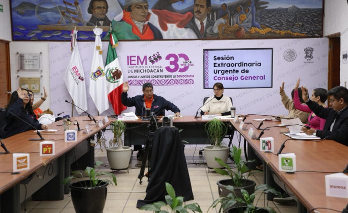 El presidente del Instituto Electoral de Michoacán, Ignacio Hurtado Gómez declaró que, al no haber una base normativa, no puede llevarse a cabo la revocación de mandato para la gubernatura del estado.