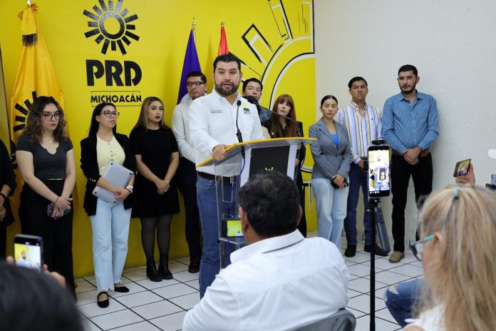 Dirigente del PRD exige investigar agresiones contra manifestantes y periodistas Dirigente del PRD exige investigar agresiones contra manifestantes y periodistas
