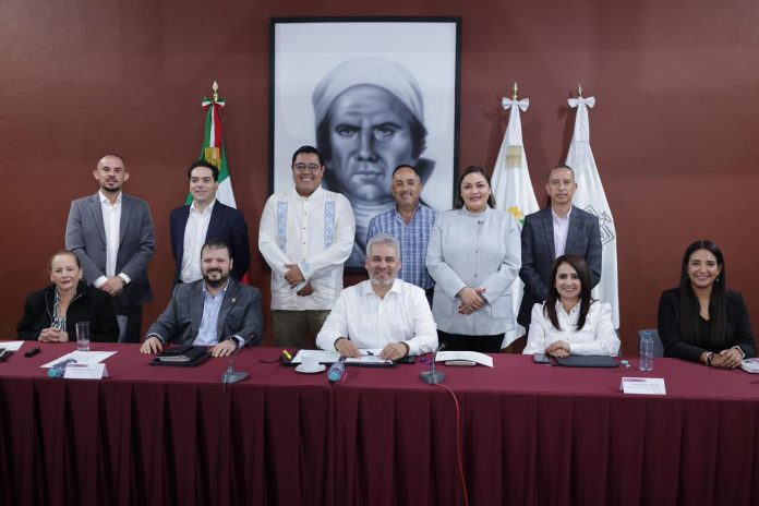 Alcaldes de Movimiento Ciudadano se unen al Plan Michoacán por la Paz Alcaldes de Movimiento Ciudadano se unen al Plan Michoacán por la Paz