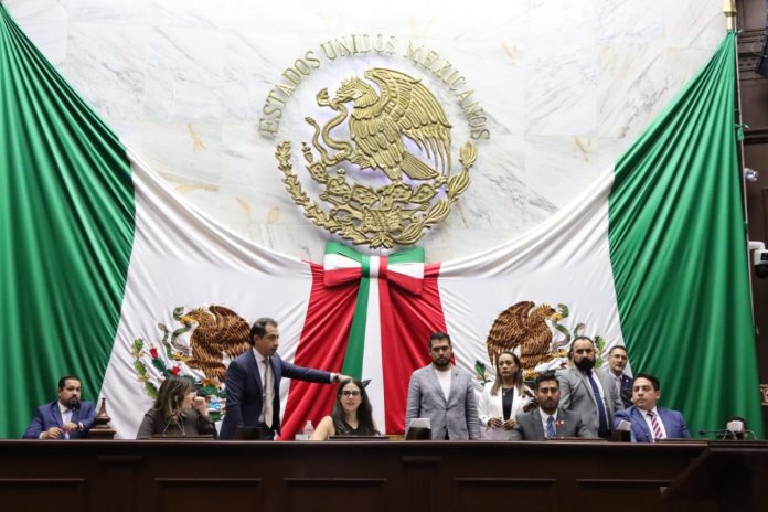 Congreso del Estado permite que padres decidan el orden de apellidos de sus hijos Congreso del Estado permite que padres decidan el orden de apellidos de sus hijos