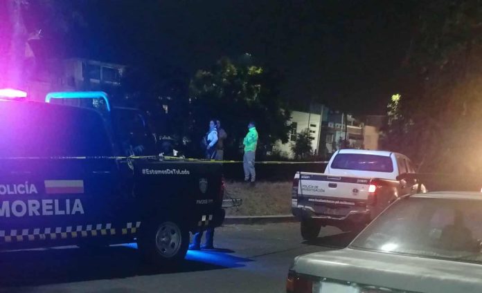 Hallan muerto a hombre en situación de calle en la colonia moreliana Las Flores