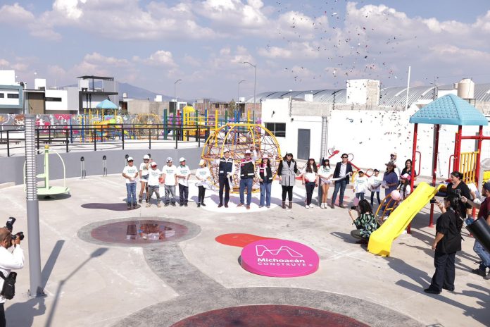 Bedolla cumple compromiso con la niñez de Zamora; inaugura parque infantil Bedolla cumple compromiso con la niñez de Zamora; inaugura parque infantil
