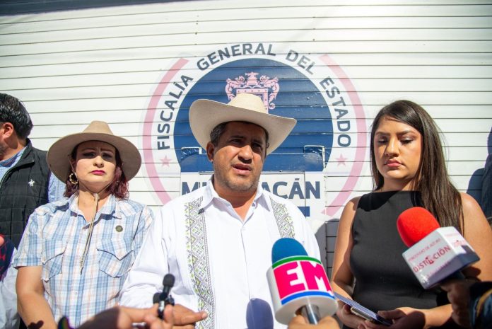 La titular de la Fiscalía especializada en Combate a la Corrupción, Marisol Sánchez Zamudio aclaró que, ninguna denuncia está relacionada con autoridades estatales o federales, ni tampoco señala a alguna autoridad municipal en específico, por lo que en el transcurso de la investigación se van deslindando responsabilidades.