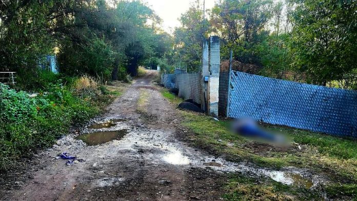 Abandonan a un hombre asesinado en brecha al Sur de Zamora