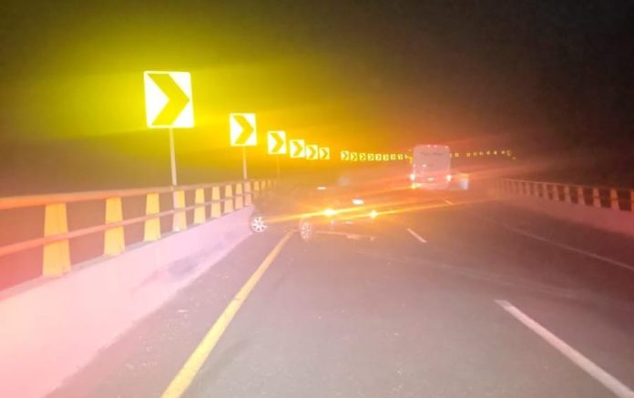 Choque en la Siglo XXI deja tres lesionados leves en el viaducto Zirahuén Choque en la Siglo XXI deja tres lesionados leves en el viaducto Zirahuén