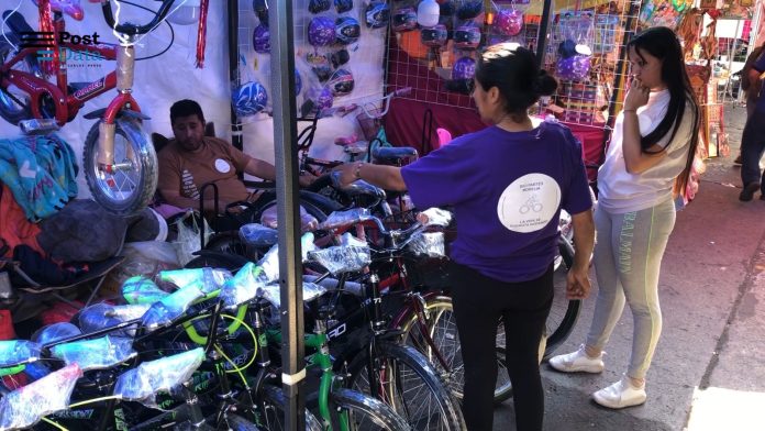 Reyes Magos acuden al tianguis del Auditorio de Morelia en busca de mejores precios Reyes Magos acuden al tianguis del Auditorio de Morelia en busca de mejores precios