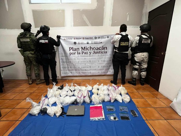 Hallan 43 kilos de droga sintética tras incendio de departamento en la colonia Lomas del Valle Hallan 43 kilos de droga sintética tras incendio de departamento en la colonia Lomas del Valle