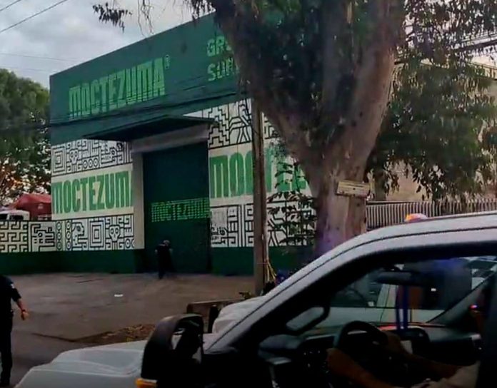 Empistolados balean tienda de materiales para la construcción en Uruapan