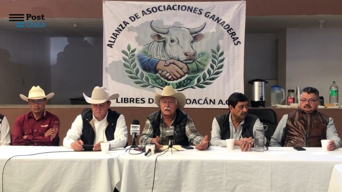 Gusano barrenador ya afecta a Michoacán: ganaderos exigen vigilancia gubernamental