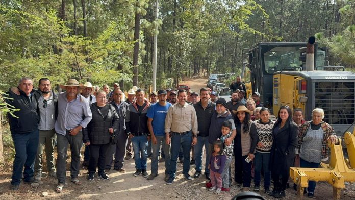 Rehabilita ayuntamiento 17 kilómetros de caminos en comunidades del sur de Morelia