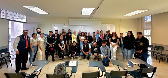 Capacítate y amplía tus oportunidades profesionales; registrate en las Microcredenciales de la UMSNH Capacítate y amplía tus oportunidades profesionales; registrate en las Microcredenciales de la UMSNH