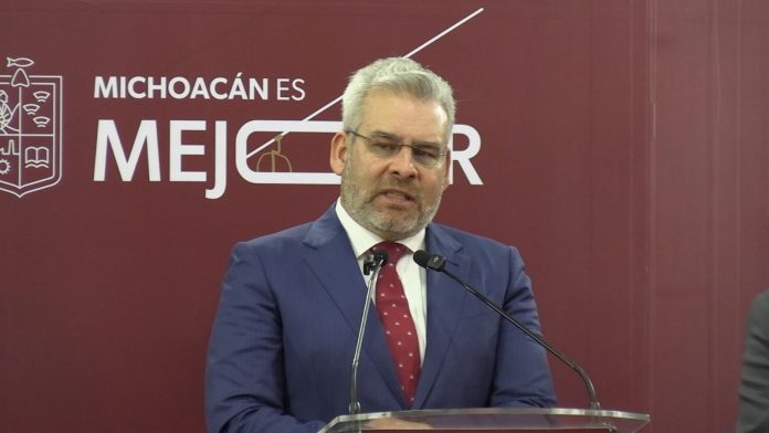 El gobernador Alfredo Ramírez Bedolla, informó que tras asumir el cargo, su administración promovió denuncia contra su antecesor Silvano Aureoles Conejo e integrantes de su gabinete, por el contrato millonario que otorgó a una empresa de Víctor Manuel Álvarez Puga para que llevara a cabo presuntas acciones de espionaje.