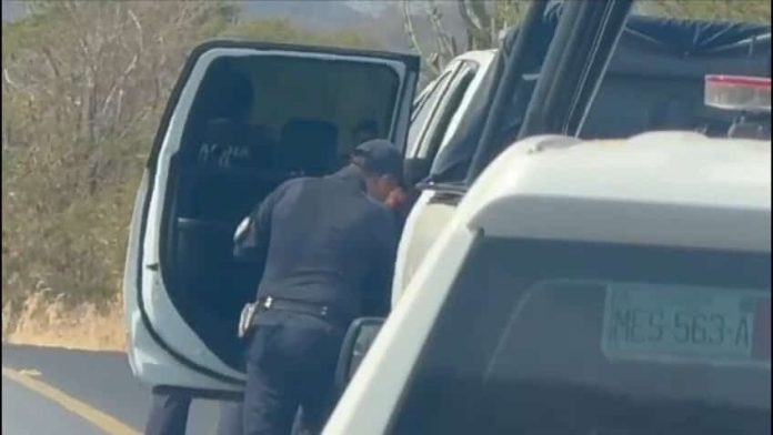 SSP abre investigación contra 2 oficiales de la GC por conductas irregulares en Pátzcuaro SSP abre investigación contra 2 oficiales de la GC por conductas irregulares en Pátzcuaro