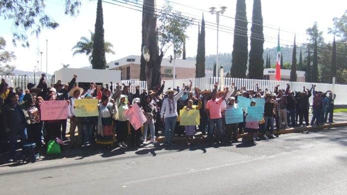 Señala Consejo Indígena a la CFE por contaminación y enfermedades renales en Los Azufres