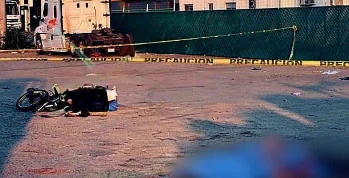 Muere motociclista tras ser arrollado por vehículo que se dio a la fuga en Lázaro Cárdenas