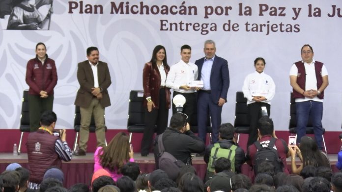 Gobierno de Michoacán arrancó la entrega de becas “Gertrudis Bocanegra”
