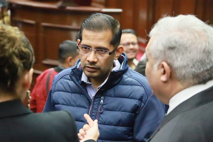 Diputado alista demanda colectiva contra sobrecobros de predial en Uruapan