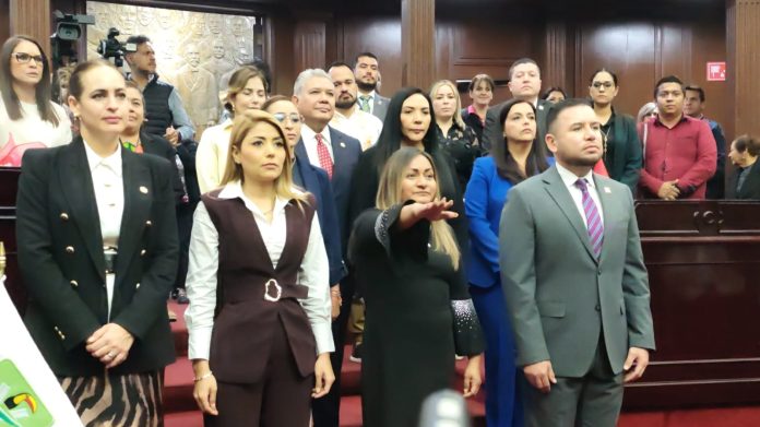 Guadalupe Dimas fue designada presidenta municipal de Taretan, tras la muerte de su esposo