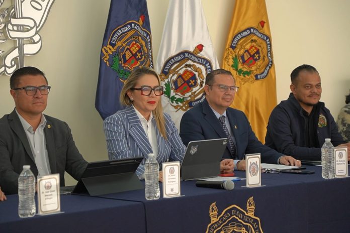 Yarabí Ávila arranca Diplomados en línea y Microcredenciales; 50 mil 950 registros, UMSNH duplica su matrícula