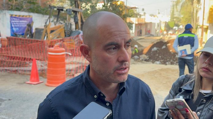 Publicidad de espectaculares la coloca y paga la editorial: director OOAPAS Morelia