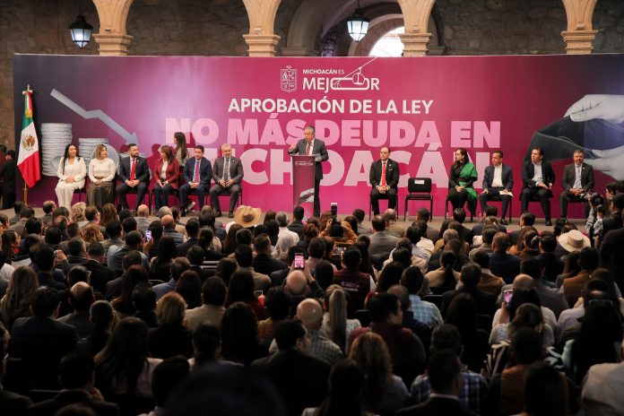“Candado constitucional” impedirá que “alguien” endeude por años a Michoacán: SFA