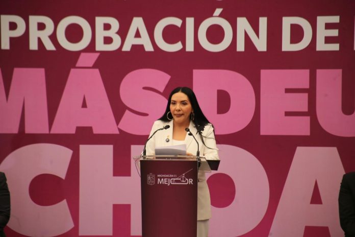 PRI actúa con responsabilidad y acompaña reforma constitucional para poner límite al endeudamiento en Michoacán: Adriana Campos Huirache