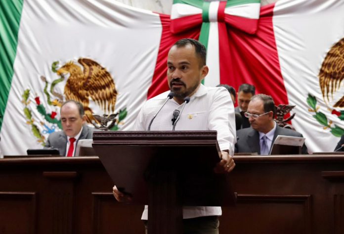 Hugo Rangel presenta iniciativa para atender, con enfoque de vulnerabilidad, a las juventudes Hugo Rangel presenta iniciativa para atender, con enfoque de vulnerabilidad, a las juventudes