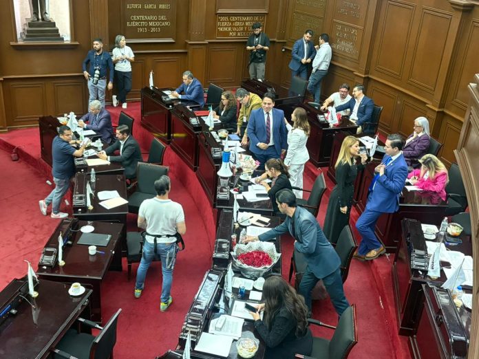 Aprueban reforma a Ley de la Juventud tras caso Oliver; buscan detectar violencia entre jóvenes