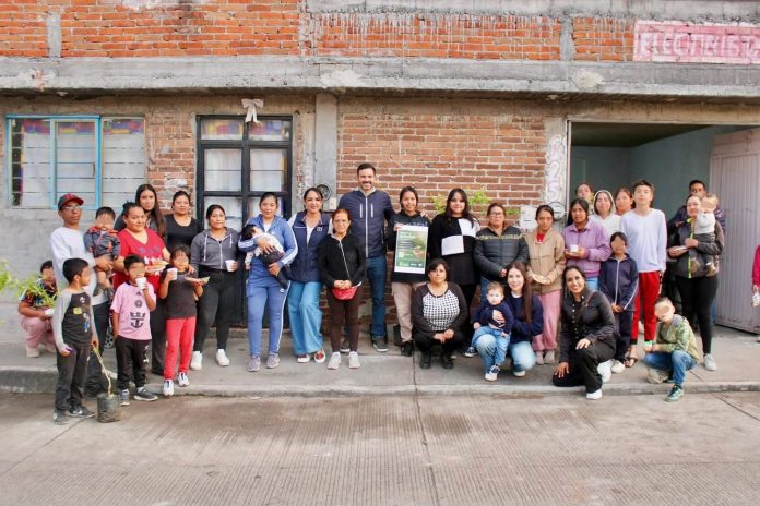 Yankel Benítez ofrece respaldo solidario a vecinos de Ampliación Gertrudis Sánchez