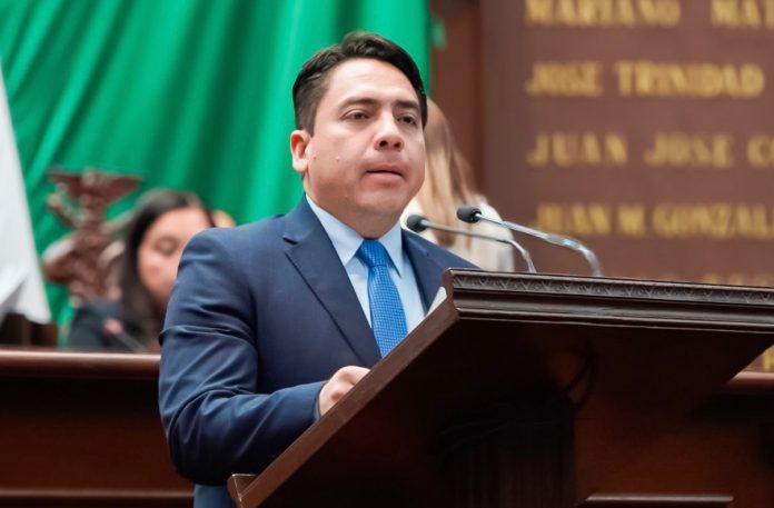 Diputado Iván Vera propone programa estatal de incubadoras para fortalecer el emprendimiento en Michoacán