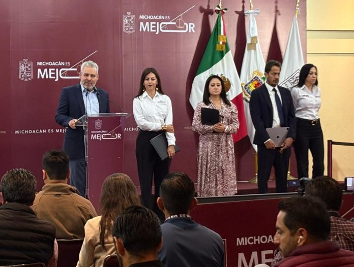 Gobernador de Michoacán donará un mes de salario para Cuba