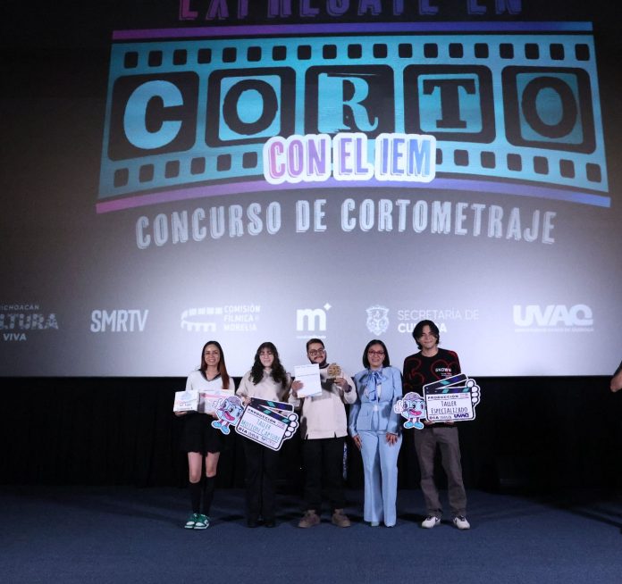 Juventudes alzan la voz por la democracia a través del cine en Michoacán