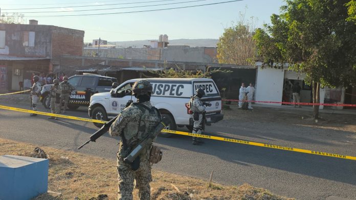 Hombres armados atacan a tres jóvenes en una barbería de la Ignacio López Rayón, en Morelia