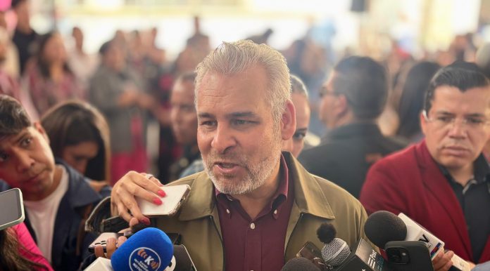 Menores que comenta delitos graves deben ser enjuiciados como adultos: Gobernador