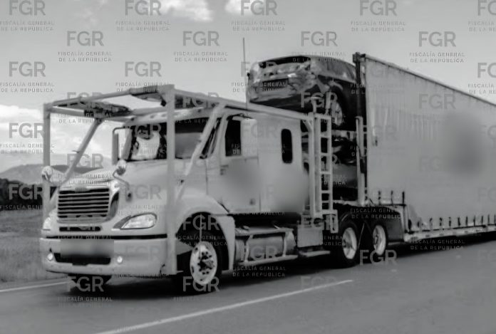 A mano armada roban vehículos nuevos de camiones nodrizas, en Copándaro A mano armada roban vehículos nuevos de camiones nodrizas, en Copándaro