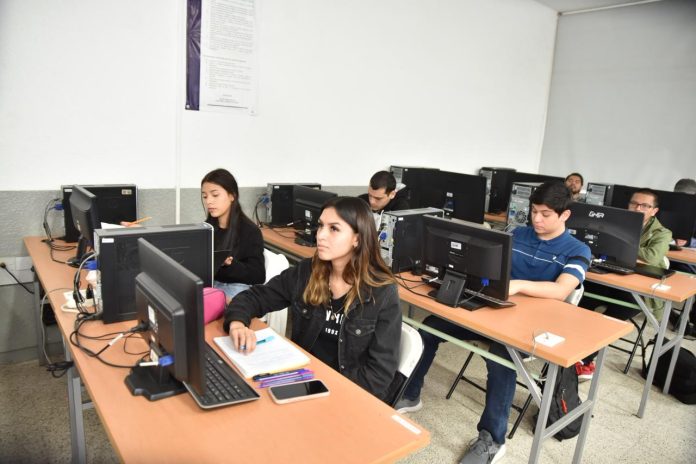 Excelencia educativa, eje central en gestión de Yarabi Ávila; Licenciatura en Ingeniería en Computación recibe reacreditación
