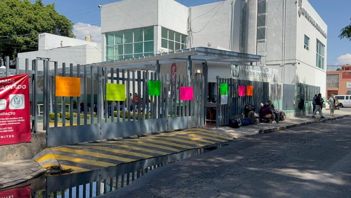 Más de 8 mil trabajadores no sindicalizados pararon labores por falta de salario