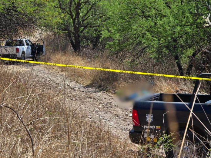 Hallan a hombre asesinado y maniatado en brecha de Atapaneo, Morelia