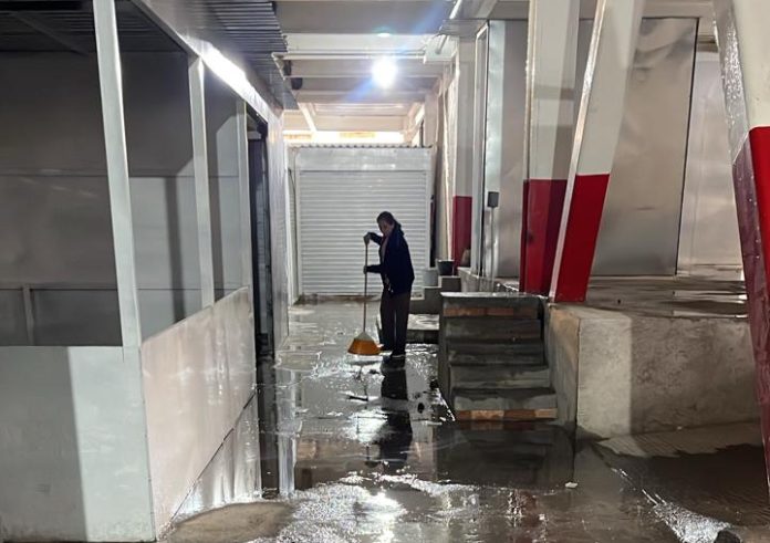 Ante filtraciones, concesionario deberá realizar adecuaciones en el estacionamiento del Mercado Independencia