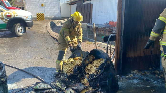 Arde área de residuos de una fábrica de tostadas y frituras al norte de Morelia