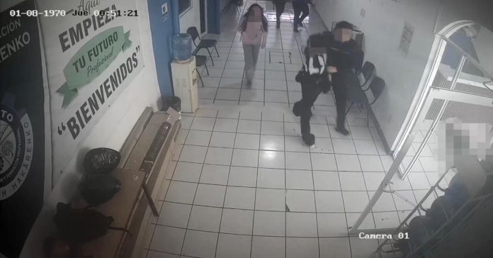 Tras asesinar a dos maestras, Osmar fue sometido por estudiantes de preparatoria de LC