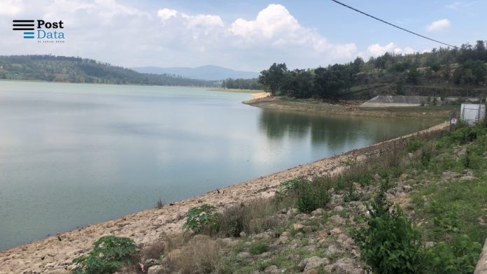 Luego de que un grupo de vecinos del fraccionamiento Camponubes tomó la justicia por su propia mano en contra de seis presuntos delincuentes, el secretario de Seguridad y Protección Ciudadana de Morelia, Pablo Alarcón Olmedo declaró que se busca fomentar la denuncia de los delitos que atenten en contra de la comunidad mediante la comunicación directa con los morelianos. Luego de que un grupo de vecinos del fraccionamiento Camponubes tomó la justicia por su propia mano en contra de seis presuntos delincuentes, el secretario de Seguridad y Protección Ciudadana de Morelia, Pablo Alarcón Olmedo declaró que se busca fomentar la denuncia de los delitos que atenten en contra de la comunidad mediante la comunicación directa con los morelianos.