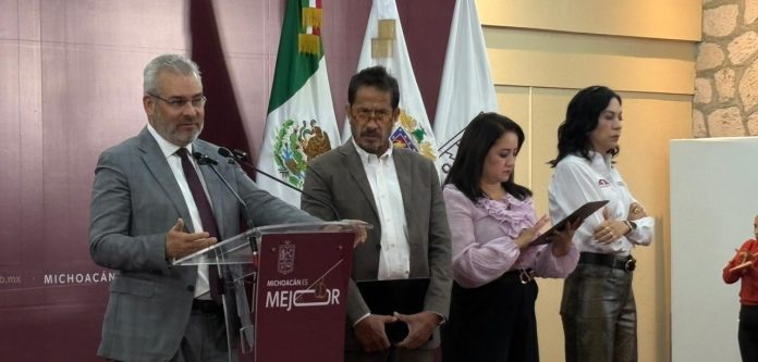 Apoyo total a los municipios sin importar su militancia partidista, garantizó el gobernador Alfredo Ramírez Bedolla, en respuesta a los señalamientos que hizo el coordinador de los alcaldes del PRI Apoyo total a los municipios sin importar su militancia partidista, garantizó el gobernador Alfredo Ramírez Bedolla, en respuesta a los señalamientos que hizo el coordinador de los alcaldes del PRI