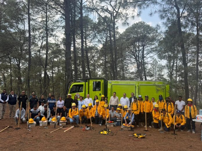 El presidente municipal de Morelia, Alfonso Martínez Alcázar, anunció la activación de protocolos de vigilancia para detectar a quienes provocan incendios en la zona serrana