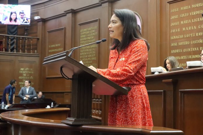 Propone diputada Erendira Isauro fortalecer apoyo municipal al sector artesanal en Michoacán