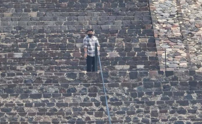 Hombre armado dispara desde la Pirámide de la Luna en Teotihuacán; mata a una canadiense y hiere a dos personas