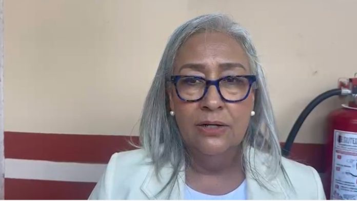 La diputada local por el Distrito XIII de Zitácuaro, Emma Rivera Camacho rechazó cualquier injerencia en la resolución emitida por su hija, la jueza laboral Emma Casandra León Rivera, quien negó a la UMSNH un recurso para que la huelga se desarrollara a puertas abiertas.