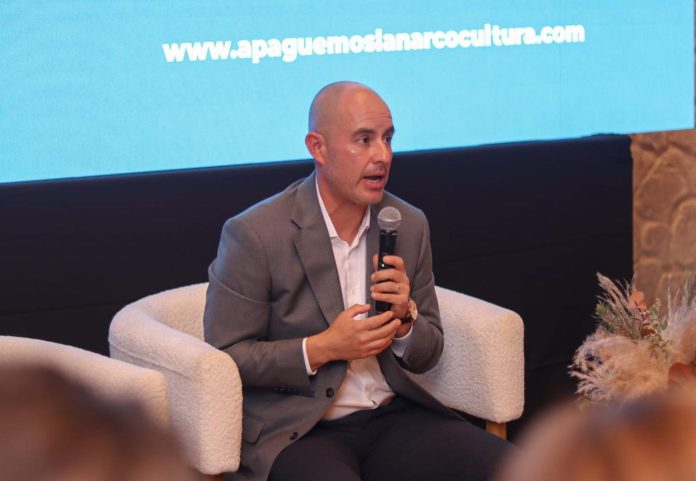 Fito Torres destaca el valor de la lectura, la tecnología y la formación de las juventudes en el Día Mundial del Libro