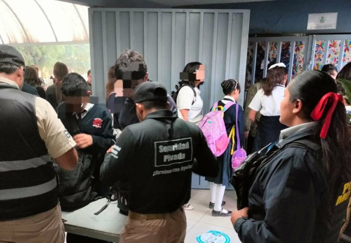 Se revisará la mochila a estudiantes de escuelas que se sumen a “trend”: Gobernador